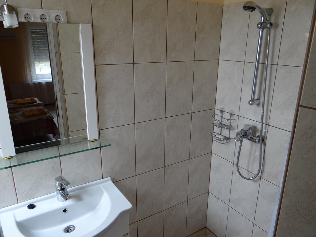 Marinica Apartman Хайдусобосло Номер фото